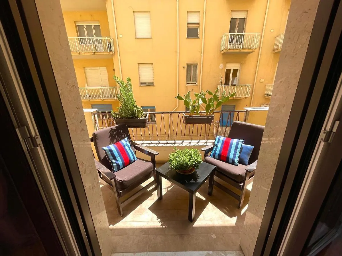 Golden House - Trilocale Nel Cuore Di Agrigento contacts